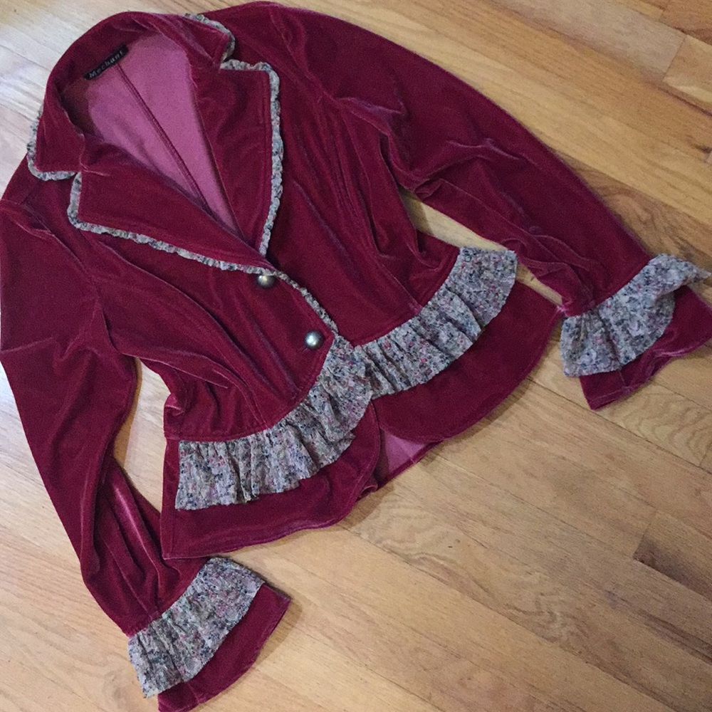 Mechant raspberry stretch velour Vneck/pleats/lace
